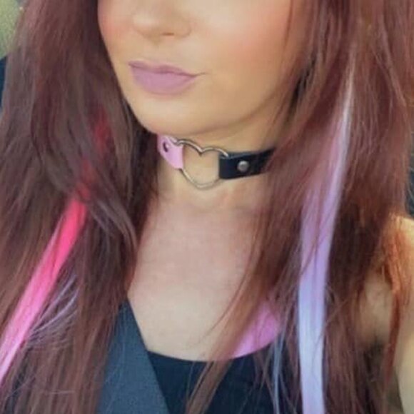 🆕 Pink Black Leather Heart Choker Collar Necklace Goth Punk Rave Party Festival - Picture 1 of 5